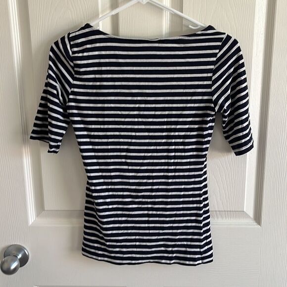 🌼3/$15🌼 Navy & White Striped Tee - Picture 4 of 7